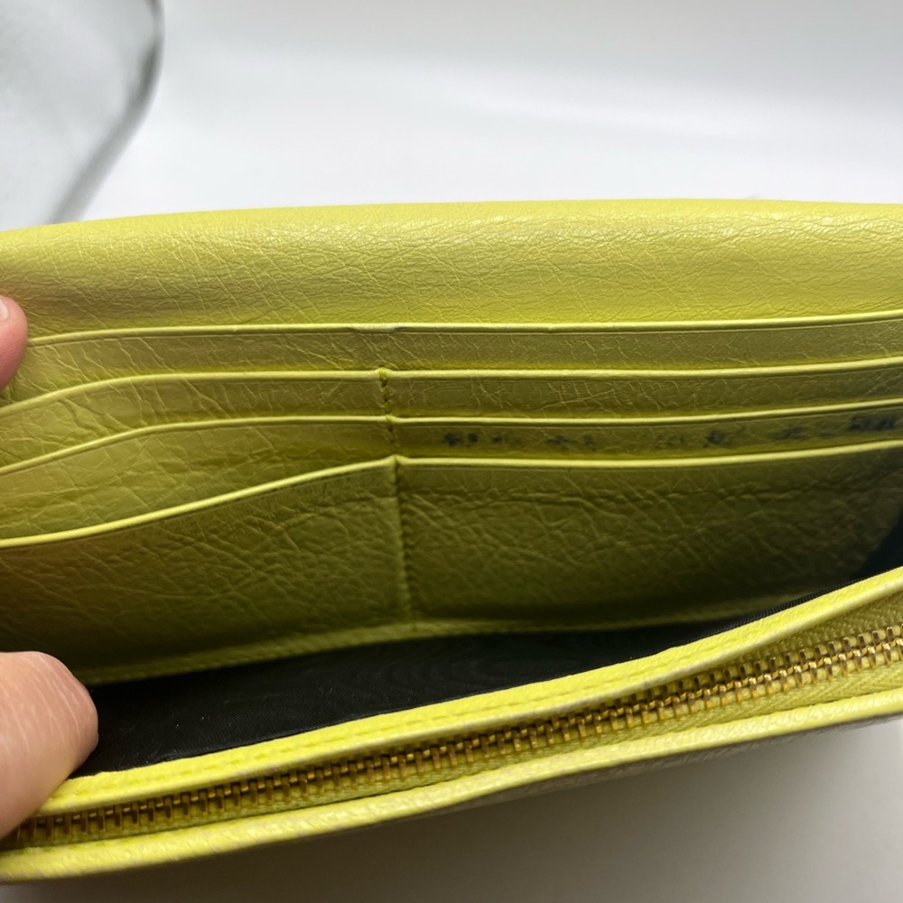 Vintage Balenciaga Women's green wallet - Picture 9 of 12